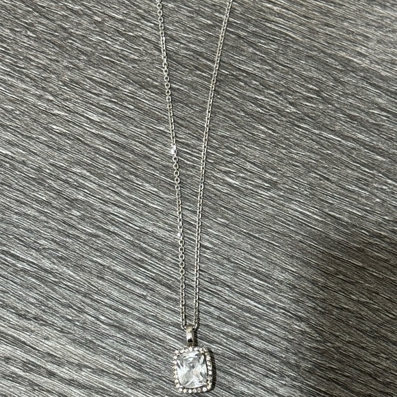 WHITE CRYSTAL EMERALD PENDANT NECKLACE - Picture 2 of 7
